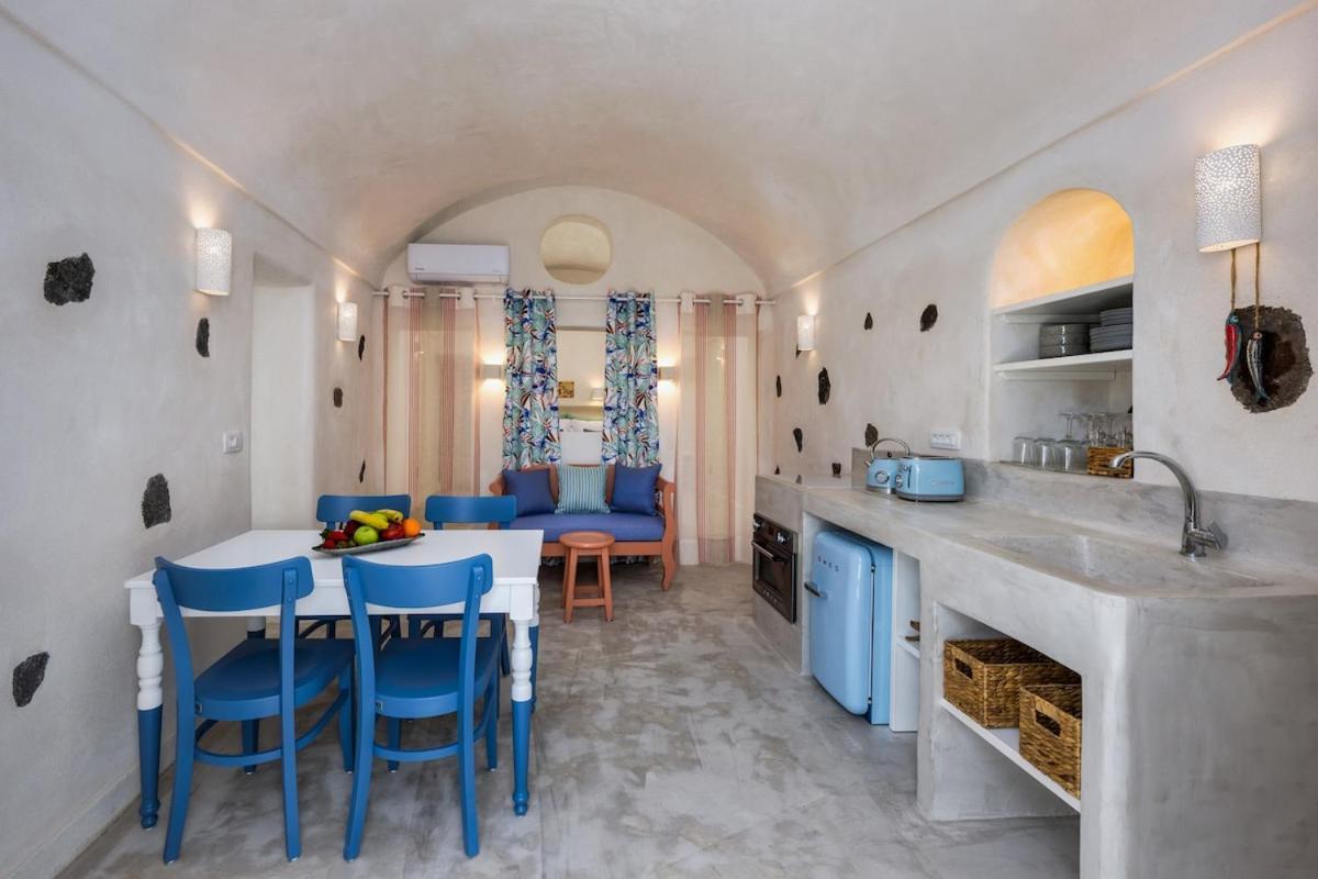 Gilbert'S Cave With Cave Jacuzzi Villa Megalochori  Dış mekan fotoğraf