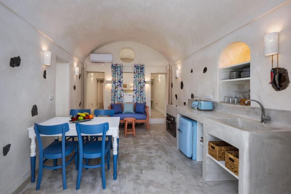 Gilbert'S Cave With Cave Jacuzzi Villa Megalochori  Dış mekan fotoğraf