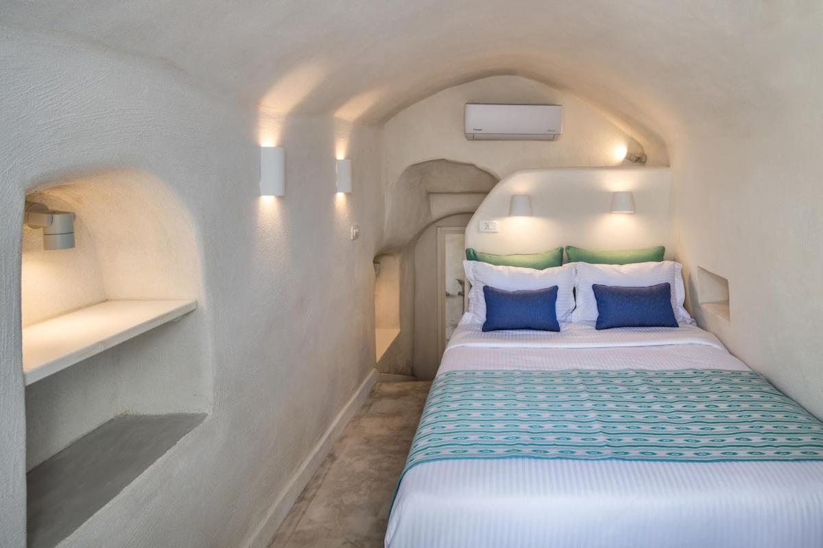 Gilbert'S Cave With Cave Jacuzzi Villa Megalochori  Dış mekan fotoğraf